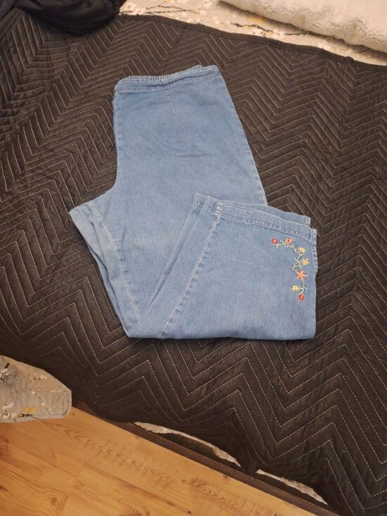 Cherokee Pants - Vintage 90s Embroidered Floral High-Waisted Denim Jeans 20w